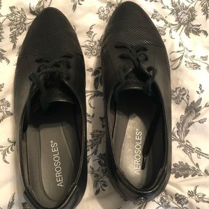 Very comfortable lace up shoe.